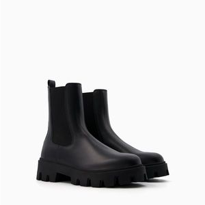Bershka NWT Track-sole Chelsea boots